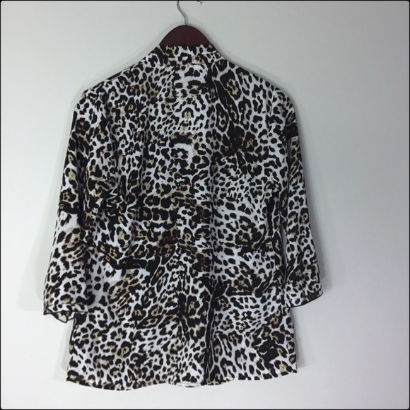 Violet & Claire Leopard Print Blouse Small - Picture 2 of 4